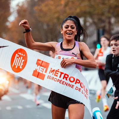 Coureurs dans les rues de Lille pendant la course